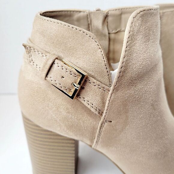 APT 9 Clock Tan Women's Peep Toe Ankle Booties Faux Suede Zipper Size 7 Med EUC - Picture 2 of 12
